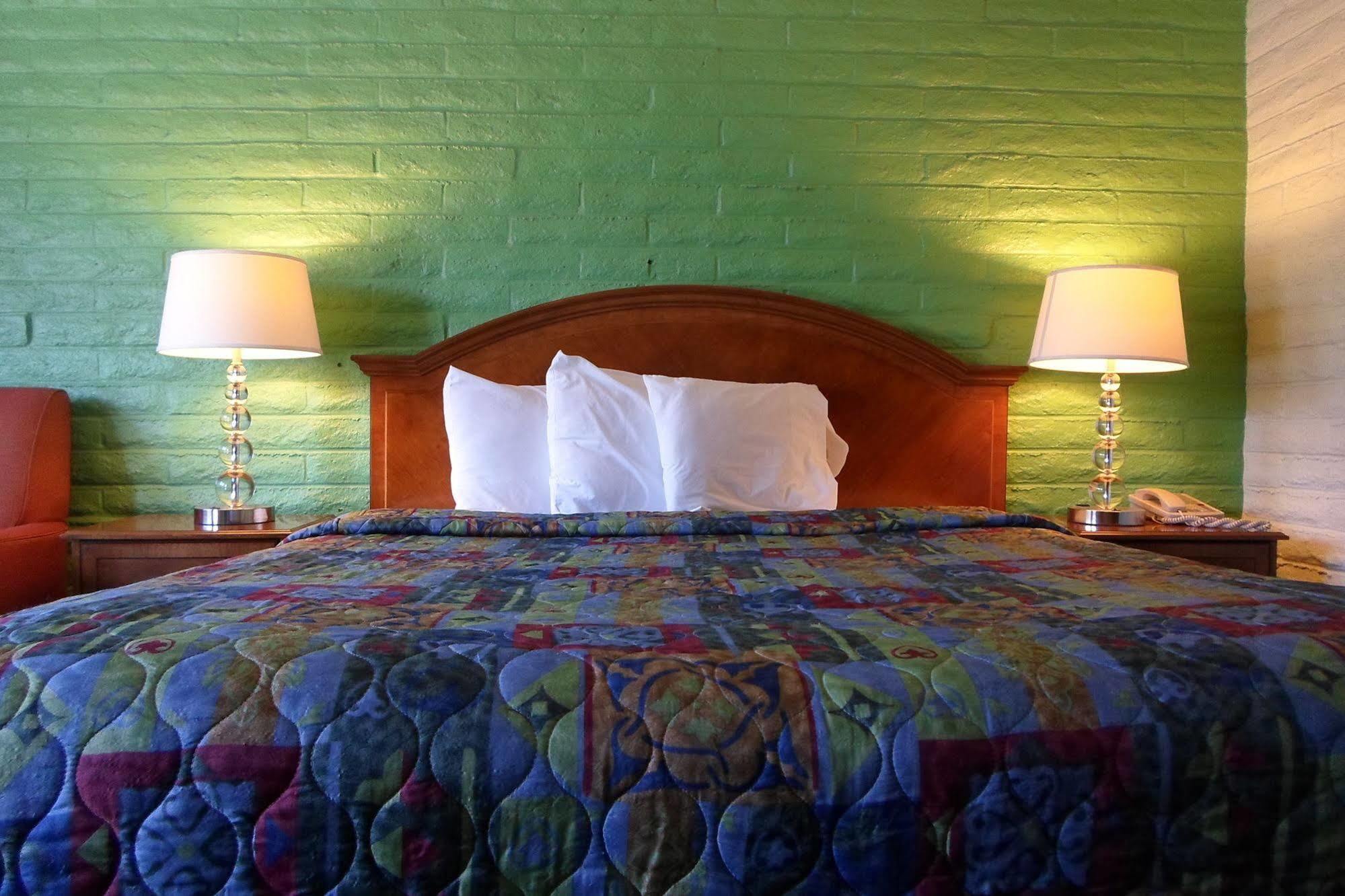 Hitching Post Studios Inn Santa Cruz Esterno foto